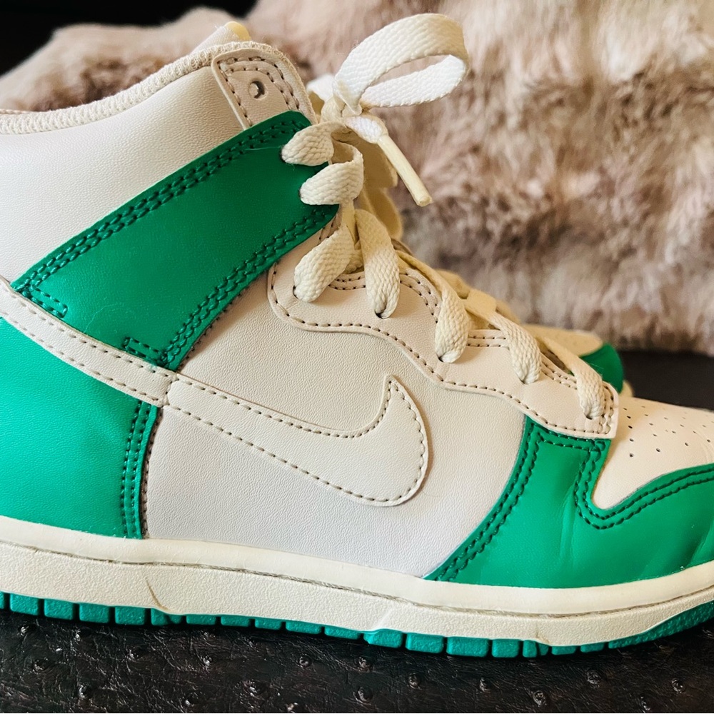 Nike Kids Green and White Sneakers